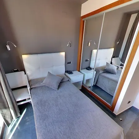El Salt Hotel