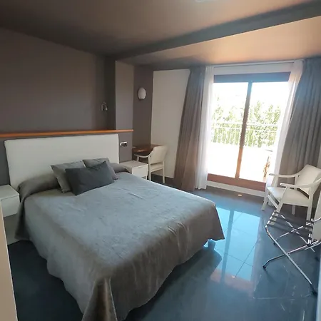 El Salt Hotel 2*
