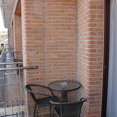 El Salt Hotel 2*